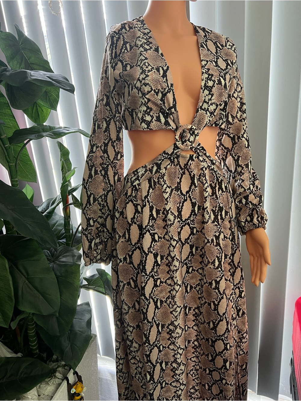 Snake Print Top with Ring Detail Sexy dress👍